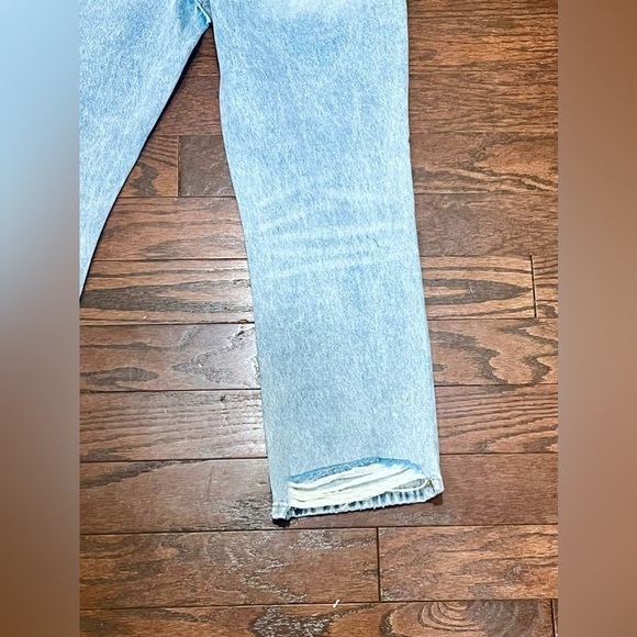 Altar’d State Ceros Slim Tapered Distressed Light Blue Denim Jeans NWOT 26 - Picture 4 of 9